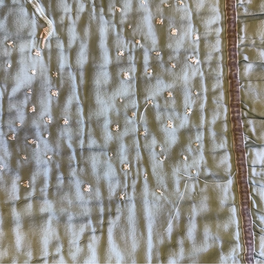 Pottery Barn Disney Frozen Blue Toddler Quilt Anna Elsa 35"x50". - Picture 9 of 9